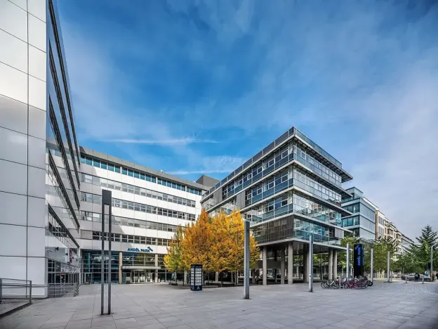 Pronájem kanceláře, Praha - Smíchov, Radlická, 1000 m2