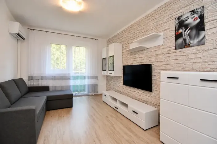 Prodej bytu 2+1, Chvaletice, Dukelská, 54 m2