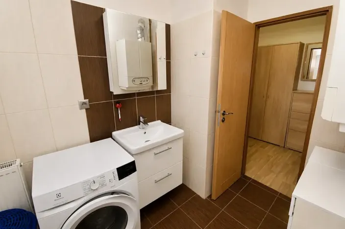 Prodej bytu 2+1, Chvaletice, Dukelská, 54 m2