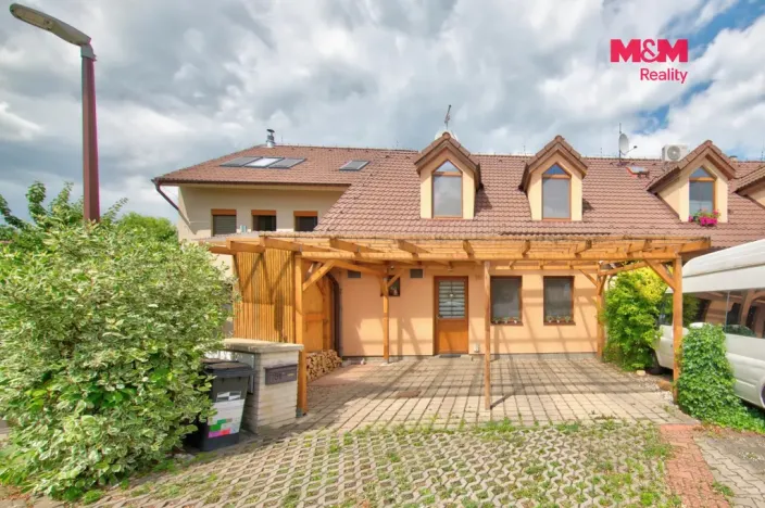 Prodej rodinného domu, Líbeznice, Ve Dvoře, 104 m2