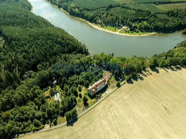 Prodej komerční nemovitosti, Dražíč, 1066 m2