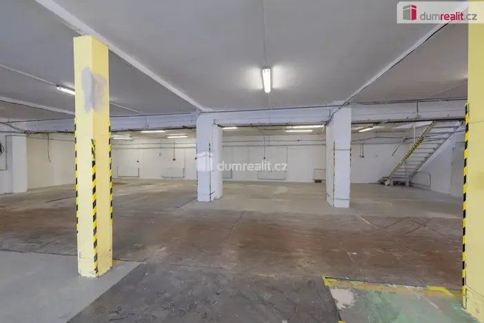 Pronájem výrobních prostor, Doksy, Václ. Plecitého, 4300 m2
