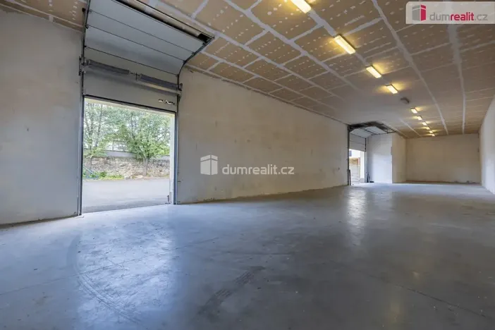 Pronájem výrobních prostor, Doksy, Václ. Plecitého, 4300 m2