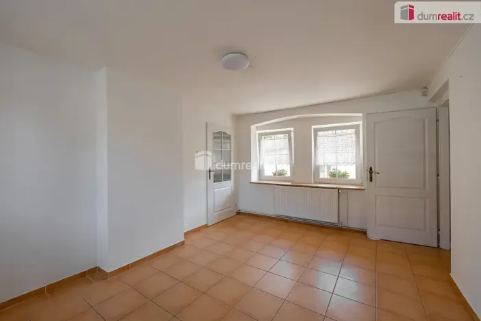 Pronájem výrobních prostor, Doksy, Václ. Plecitého, 4300 m2