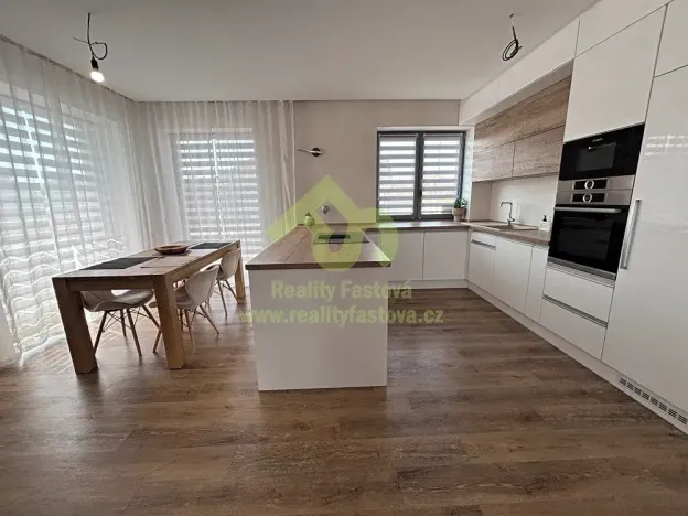 Prodej rodinného domu, Lužany, 156 m2