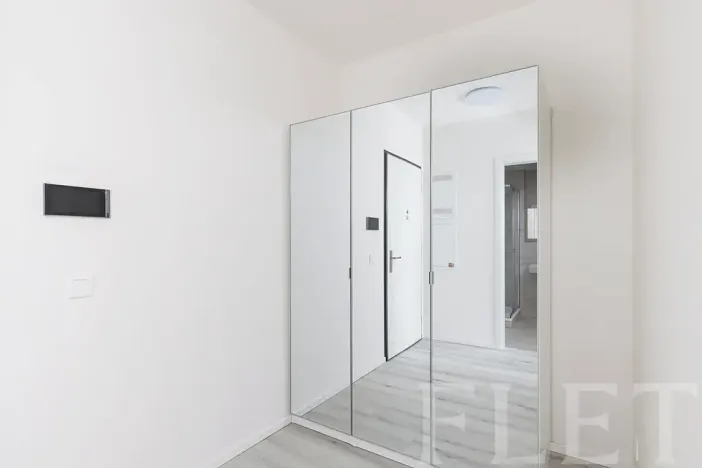 Pronájem bytu 1+kk, Praha - Hloubětín, Waltariho, 36 m2