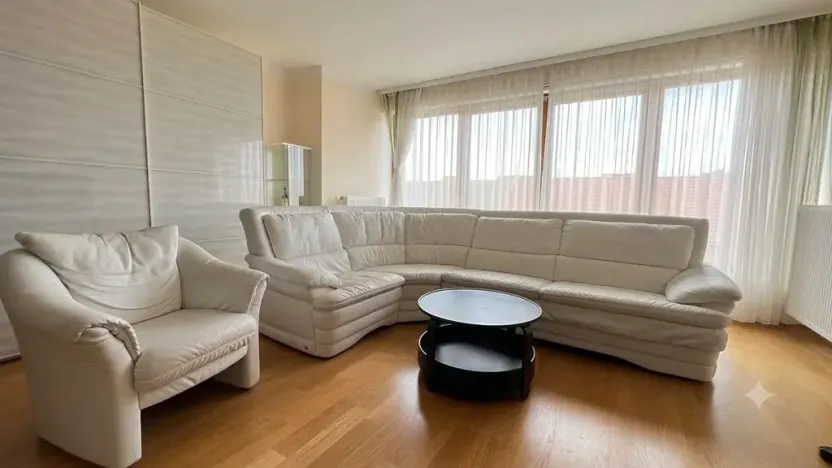 Pronájem bytu 3+kk, Praha - Holešovice, Komunardů, 75 m2