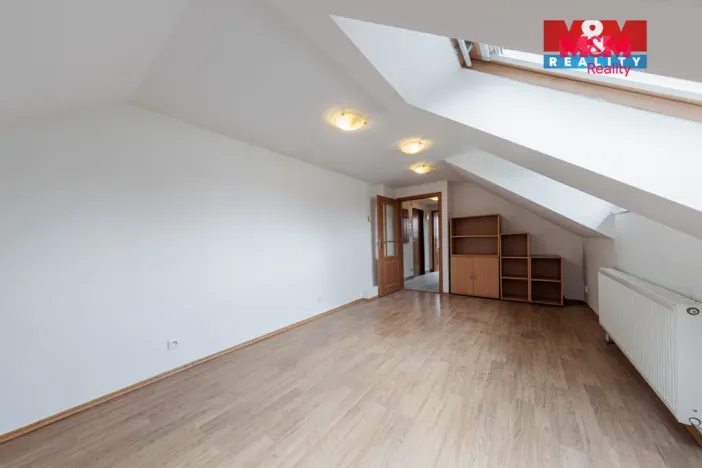 Prodej bytu 1+1, Karlovy Vary, K. Čapka, 36 m2