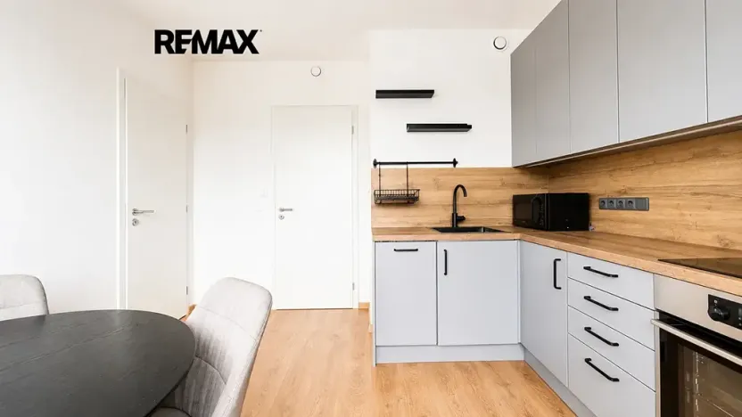Pronájem bytu 2+kk, Praha - Hloubětín, Kbelská, 54 m2