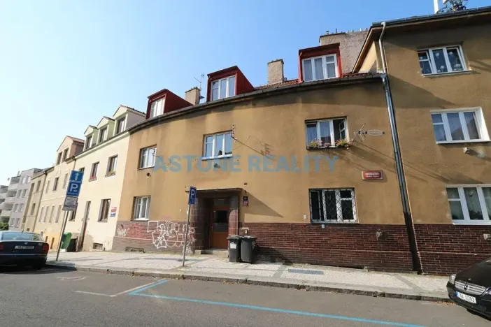 Pronájem bytu 1+kk, Praha - Břevnov, Hošťálkova, 54 m2