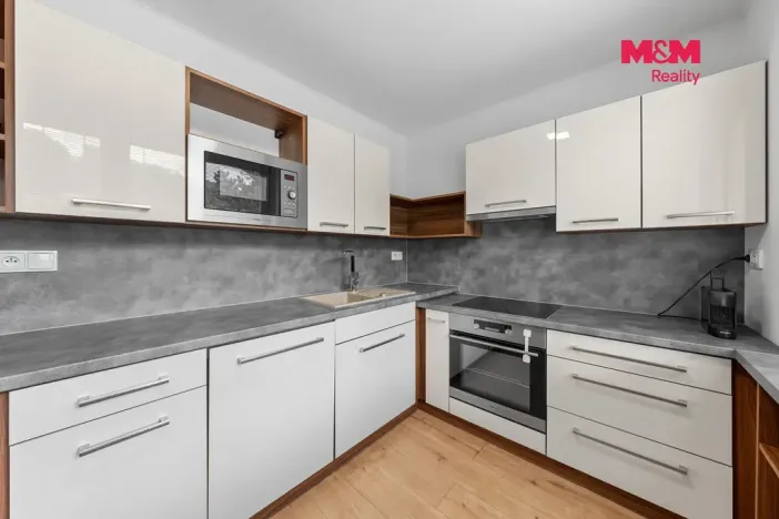 Prodej bytu 2+1, Povrly, Sídliště II, 56 m2