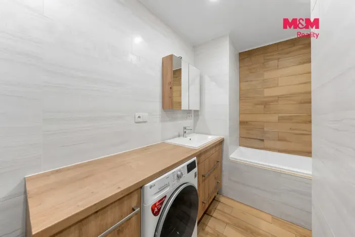 Prodej bytu 2+1, Povrly, Sídliště II, 56 m2