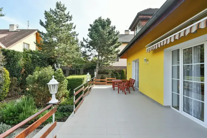 Pronájem rodinného domu, Praha - Štěrboholy, K valu, 220 m2