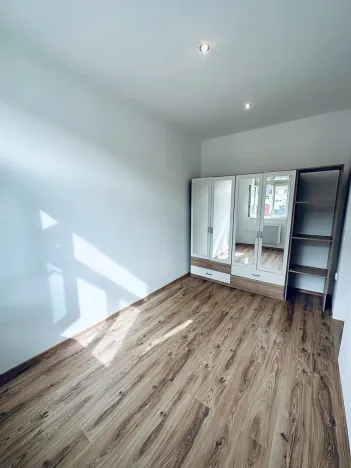 Prodej bytu 2+1, Karlovy Vary, Jaltská, 51 m2