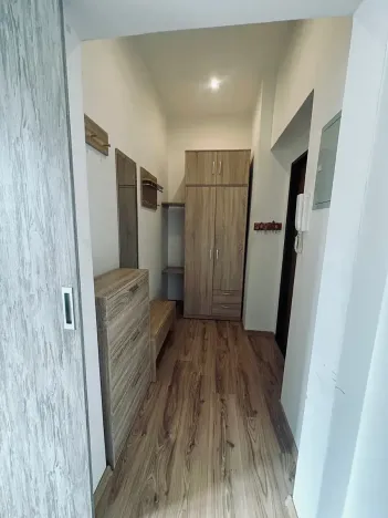 Prodej bytu 2+1, Karlovy Vary, Jaltská, 51 m2
