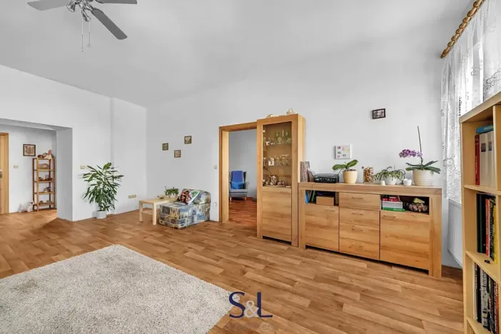 Prodej rodinného domu, Doksy, náměstí Republiky, 470 m2