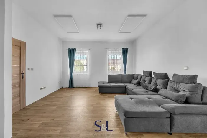 Prodej rodinného domu, Doksy, náměstí Republiky, 470 m2