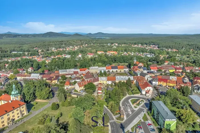 Prodej rodinného domu, Doksy, náměstí Republiky, 470 m2