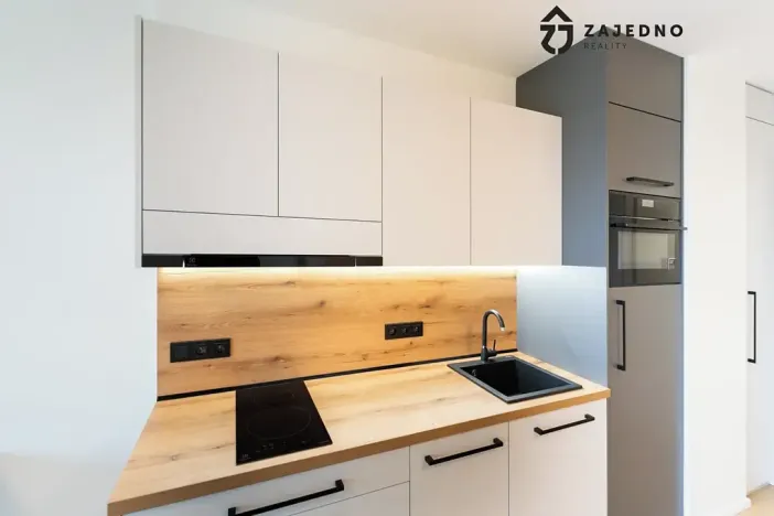Pronájem bytu 1+kk, Brno, třída Generála Píky, 35 m2