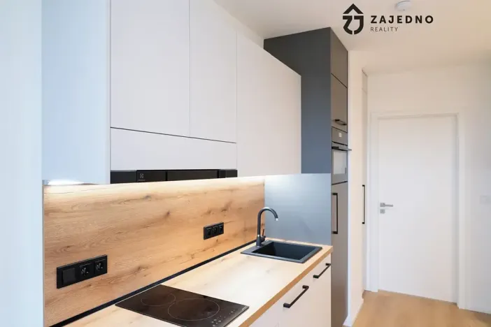 Pronájem bytu 1+kk, Brno, třída Generála Píky, 35 m2