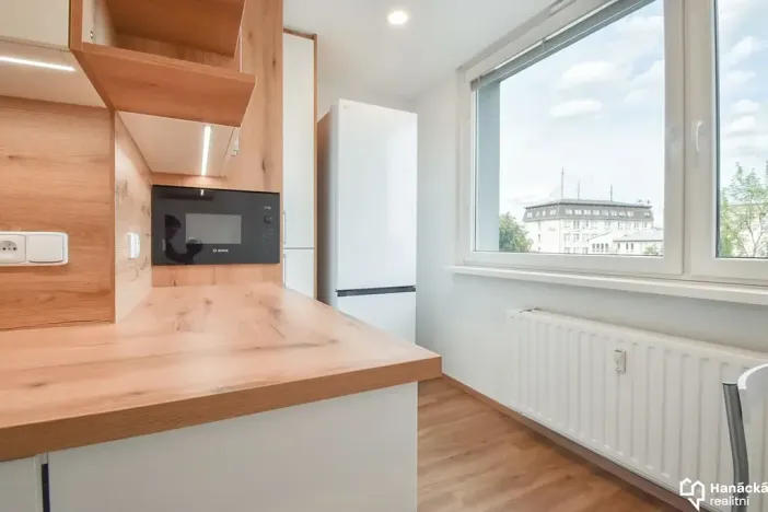 Pronájem bytu 2+1, Olomouc, Schweitzerova, 56 m2