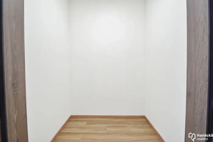 Pronájem bytu 2+1, Olomouc, Schweitzerova, 56 m2
