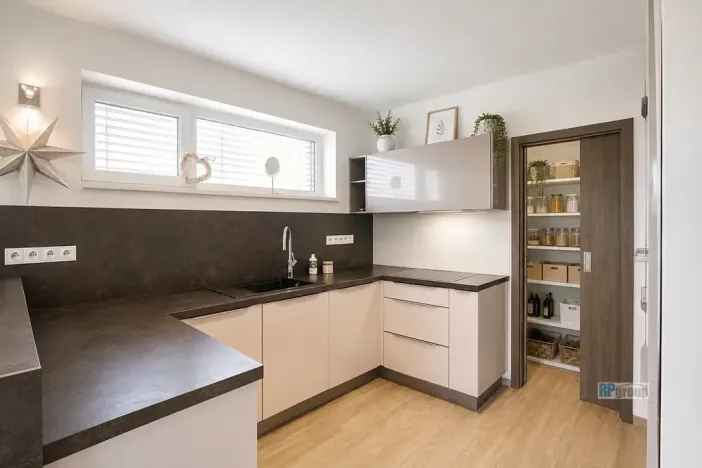 Prodej rodinného domu, Praha - Řeporyje, Ve výhledu, 146 m2