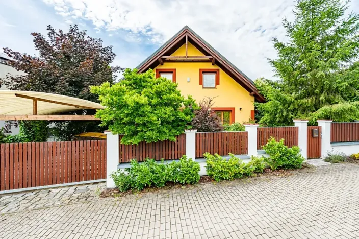 Prodej rodinného domu, Květnice, Sosnová, 170 m2