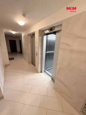 Pronájem bytu 2+kk, Praha - Horní Měcholupy, Mantovská, 51 m2