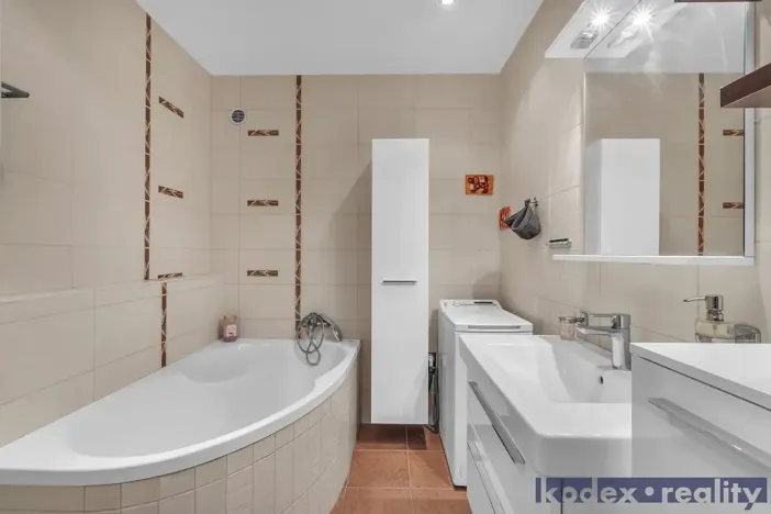 Pronájem bytu 4+1, Hradec Králové, Hradecká, 110 m2