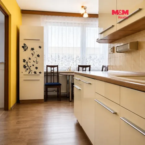 Pronájem bytu 3+1, Chvaletice, Kolínská, 79 m2