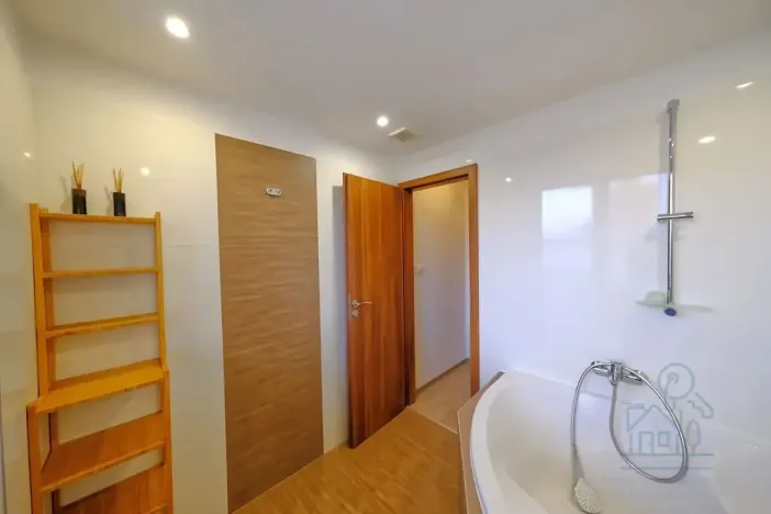 Pronájem bytu 3+kk, Praha - Hloubětín, Poděbradská, 65 m2