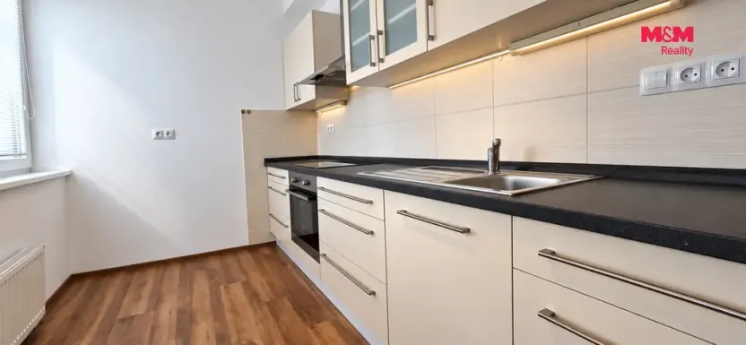 Pronájem bytu 2+kk, Pardubice - Zelené Předměstí, Pod Vinicí, 57 m2