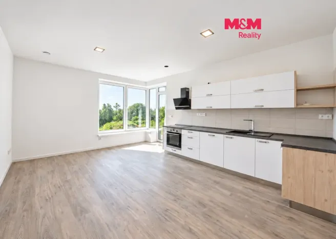 Pronájem bytu 2+kk, Hradec Králové - Kukleny, Pražská třída, 55 m2