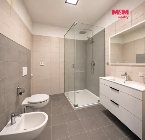Pronájem bytu 2+kk, Hradec Králové - Kukleny, Pražská třída, 55 m2