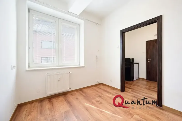 Prodej bytu 1+kk, Praha - Suchdol, Suchdolské náměstí, 19 m2