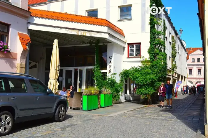 Pronájem obchodního prostoru, Třeboň, Masarykovo nám., 16 m2