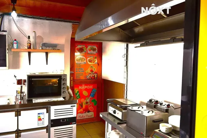 Pronájem obchodního prostoru, Třeboň, Masarykovo nám., 16 m2