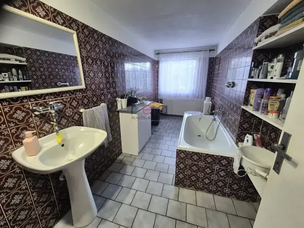 Prodej rodinného domu, Nový Bor, 280 m2