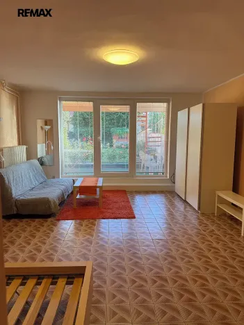 Pronájem bytu 1+kk, Praha - Újezd nad Lesy, Borovská, 35 m2