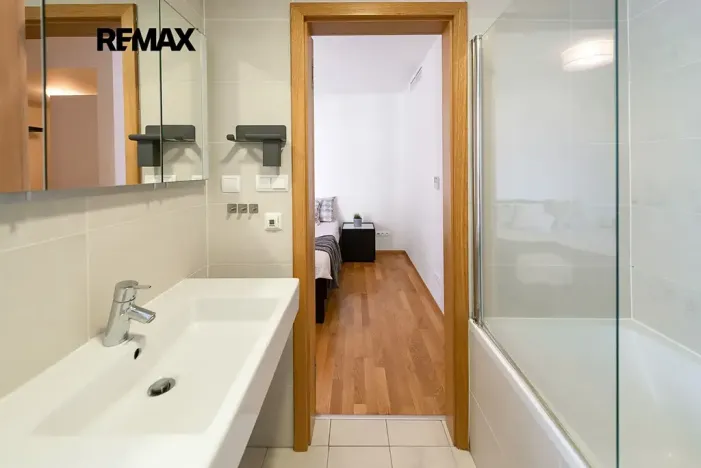 Pronájem bytu 2+kk, Praha - Žižkov, Malešická, 73 m2