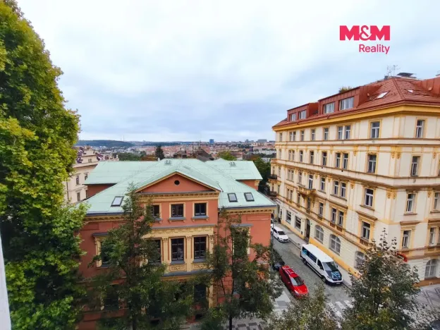 Pronájem bytu 1+1, Praha - Vinohrady, Šafaříkova, 31 m2
