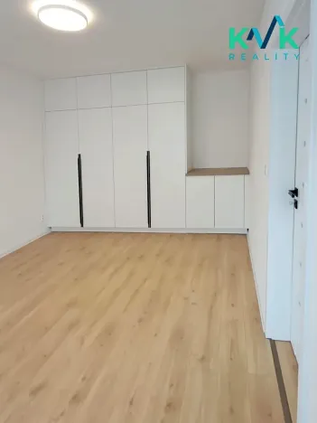 Pronájem bytu 1+1, Karlovy Vary, Úvalská, 36 m2