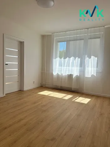 Pronájem bytu 1+1, Karlovy Vary, Úvalská, 36 m2