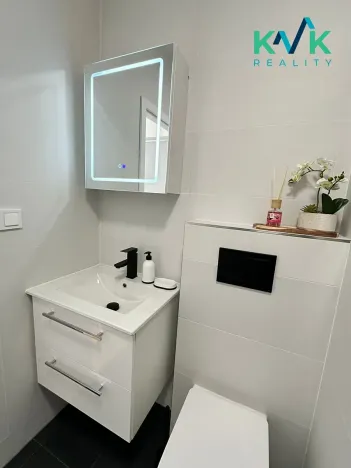 Pronájem bytu 1+1, Karlovy Vary, Úvalská, 36 m2