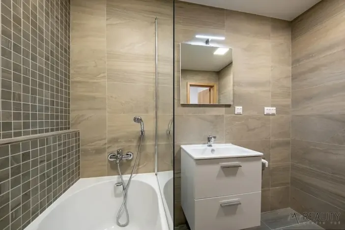Pronájem bytu 2+1, Ostrava, Varenská, 58 m2