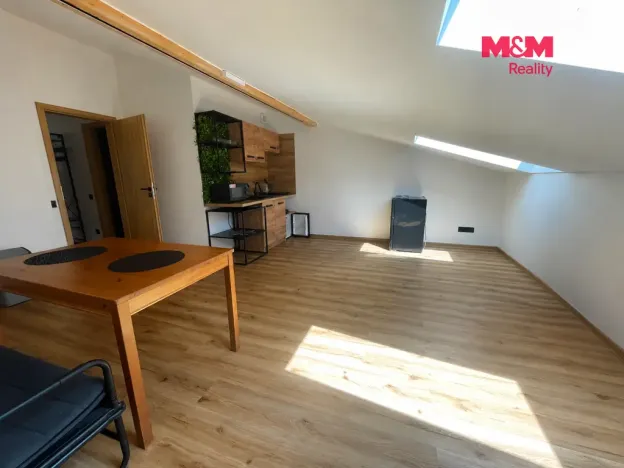 Pronájem bytu 3+kk, Nupaky, 80 m2