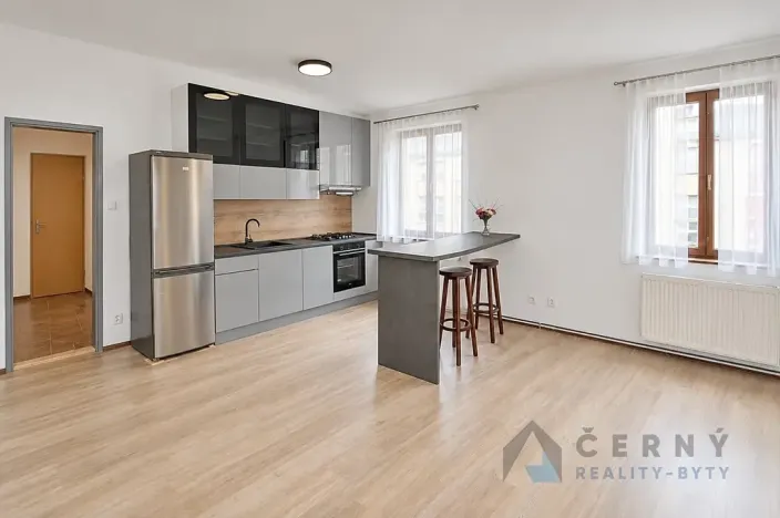 Pronájem bytu 1+kk, Liberec, nám. Sokolovské, 45 m2