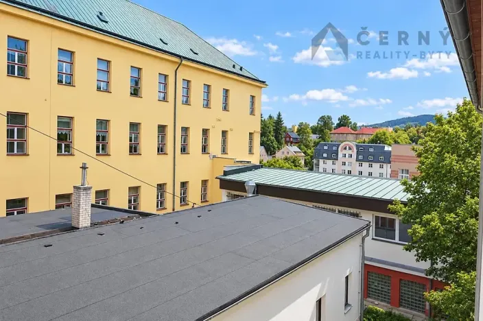 Pronájem bytu 1+kk, Liberec, nám. Sokolovské, 45 m2