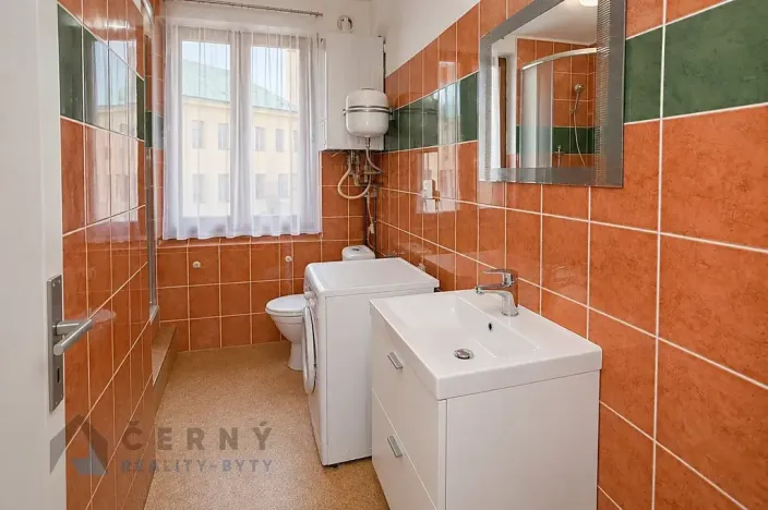 Pronájem bytu 1+kk, Liberec, nám. Sokolovské, 45 m2